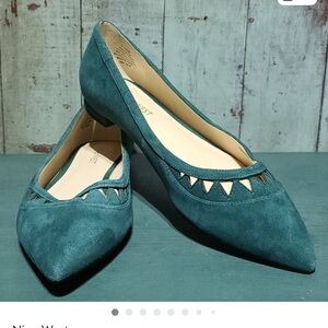 Nine West green suede point toe flat shoes